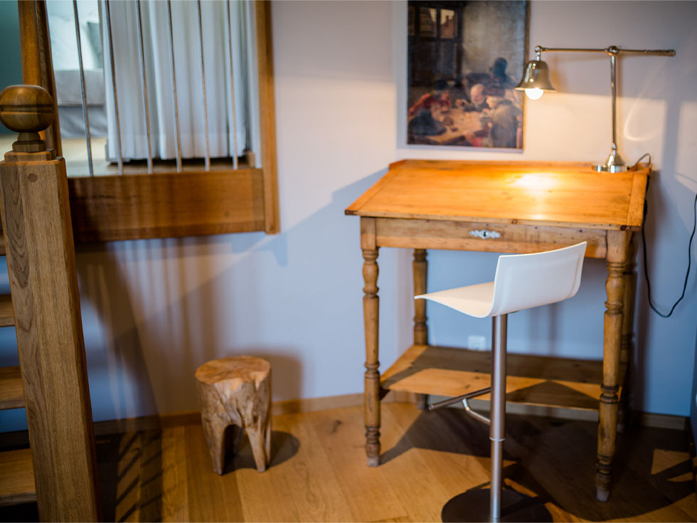 Turmsuite Schreibtisch Seehotel Niedernberg