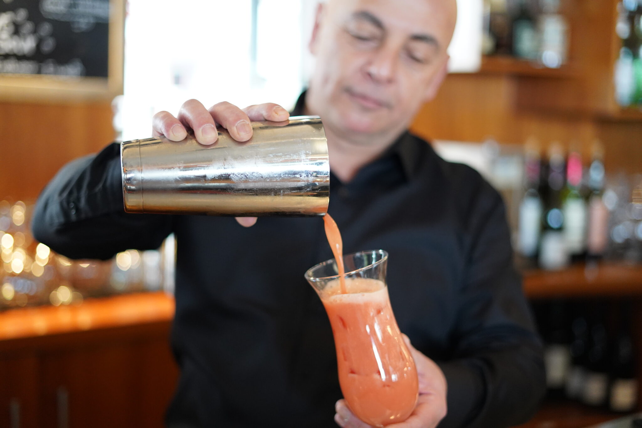 Seehotel Niedernberg Özkan Önder ist neuer Barchef
