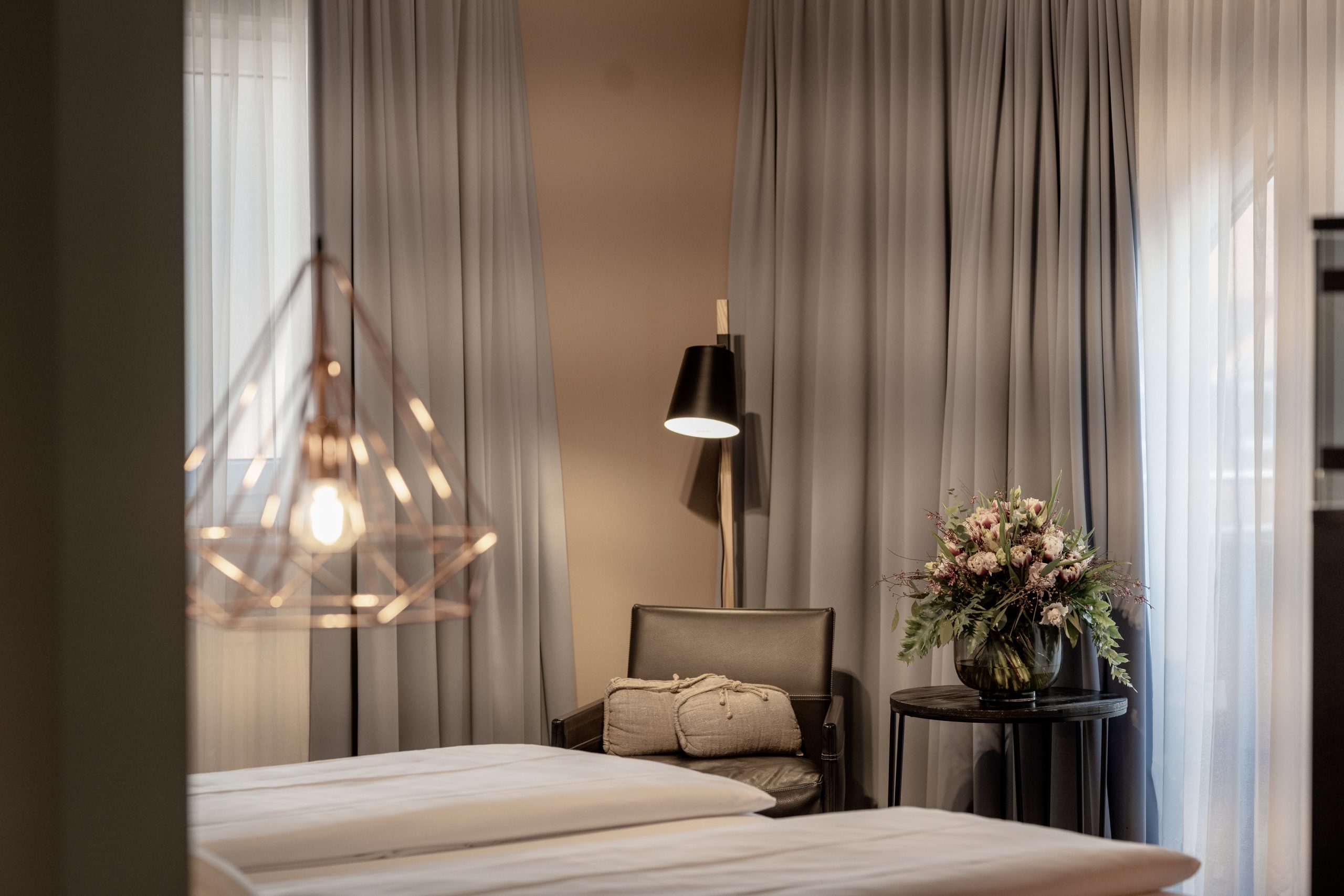 Doppelzimmer Panorama Raumaufteilung Seehotel Niedernberg