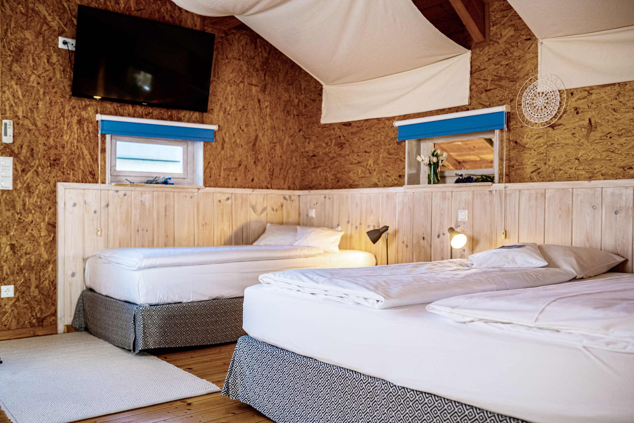 Wellness Chalet Bett Seehotel Niedernberg