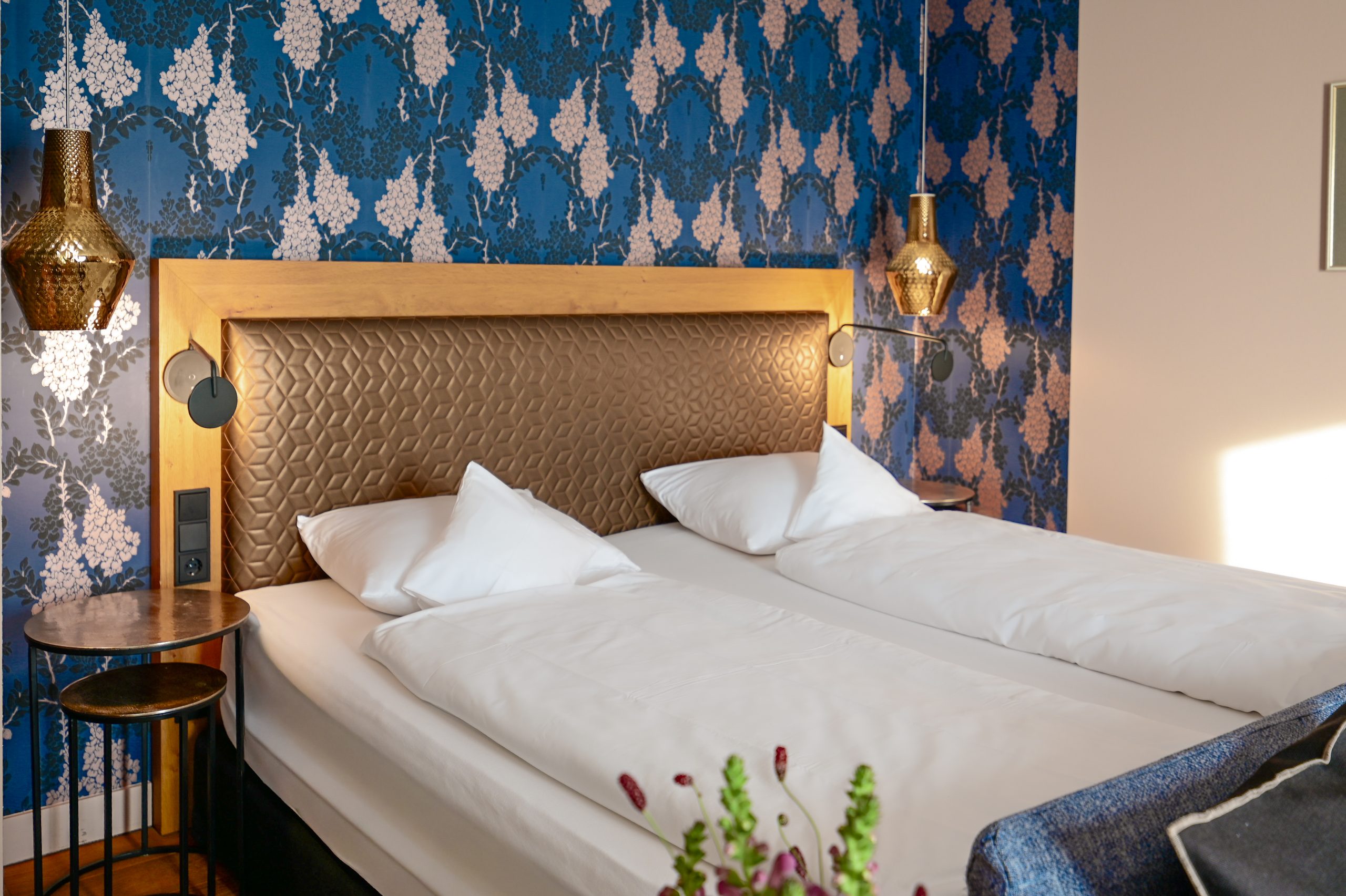 Doppelzimmer Komfort Plus Bett Seehotel Niedernberg