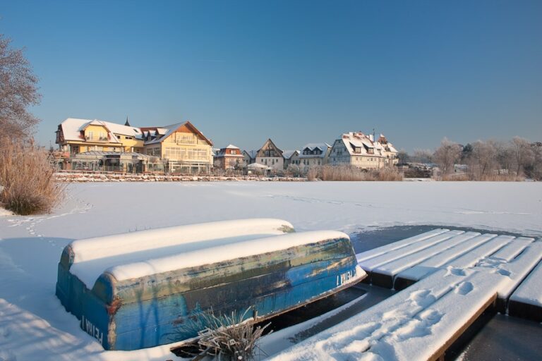 NATALE NEL PAESE SUL LAGO