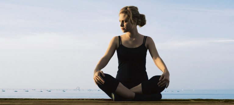 YOGA nel nostro villaggio in riva al lago